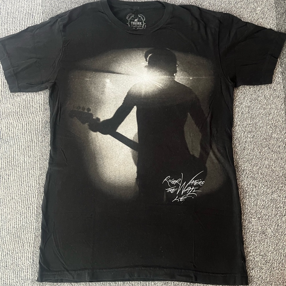 Official Roger Waters The Wall Tour Band Tshirt - size M. Washed, never worn.